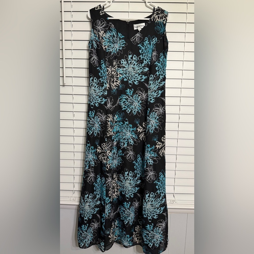 Danny & Nicole sleeveless dress size 16